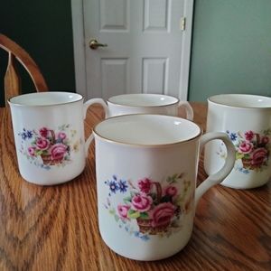 Set of 4 Vintage Tea Cups/Coffee Mugs Fine Bone China Made in England Beautiful